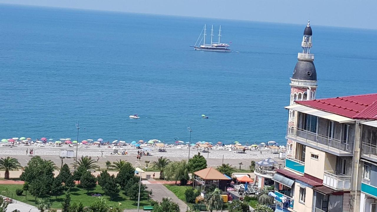 Apt Khimshiashvili 11 Appartamento Batumi Esterno foto